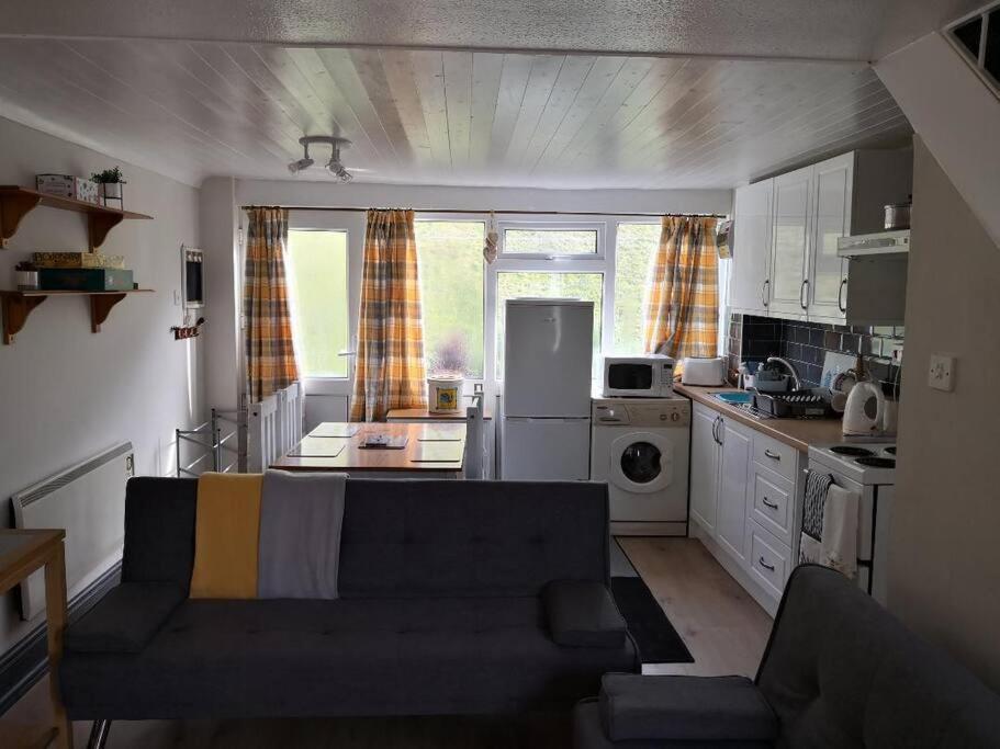 'Le Chalet Ii' Free Unlimited Wifi 2 Bed Chalet House Hodgeston ภายนอก รูปภาพ